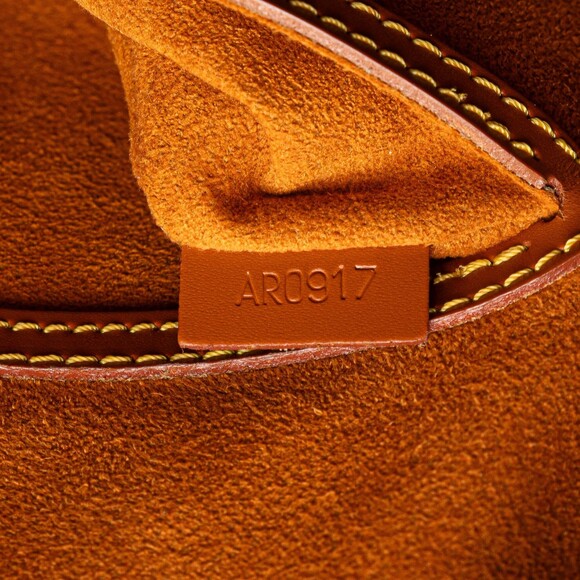 Pre-Loved Louis Vuitton Epi Alma PM - Picture 6 of 11